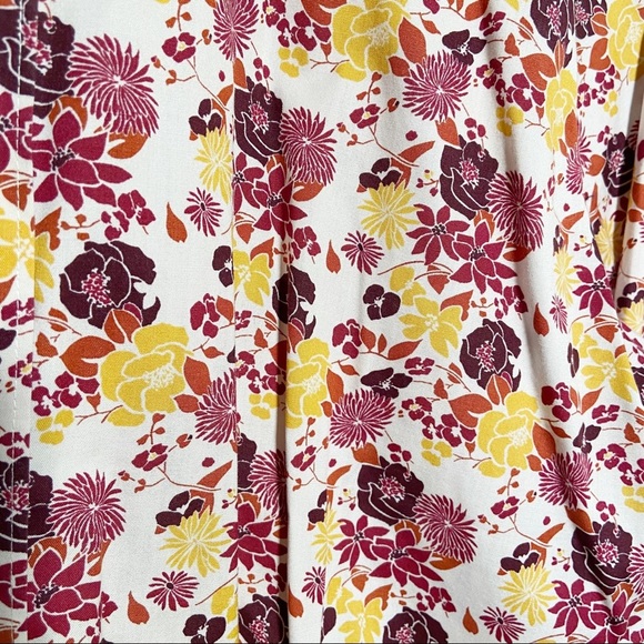 Eddie Bauer Wrinkle Resistant Stretch Button Down Shirt - Picture 6 of 7